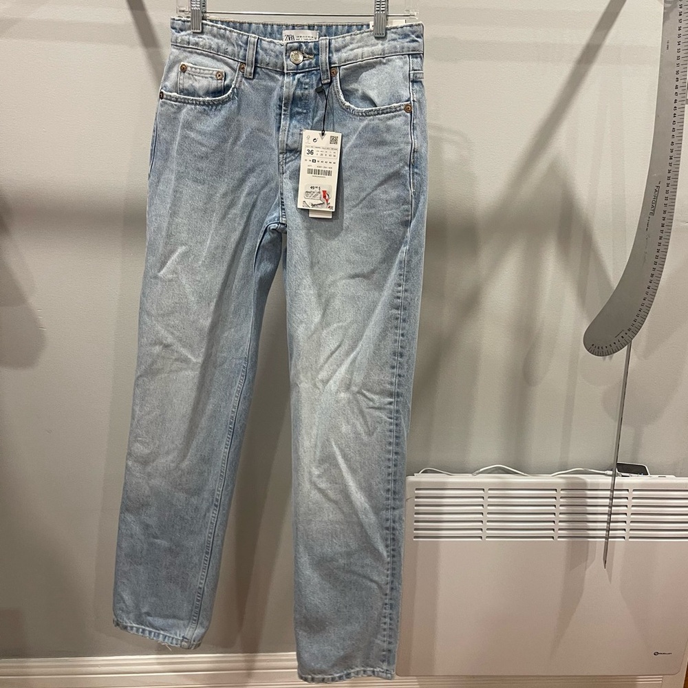 STRAIGHT JEANS